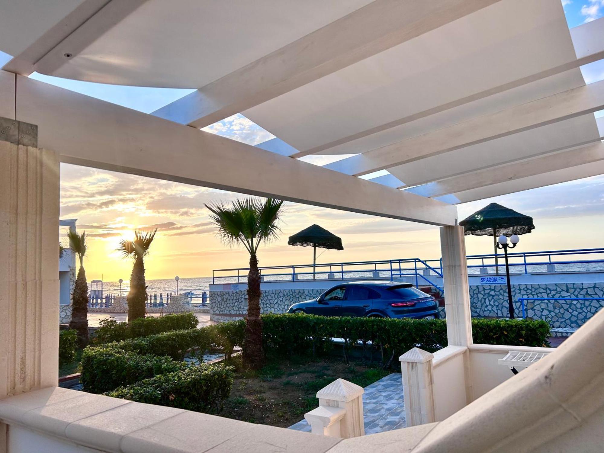 Gemini Luxury Rooms Peschici Bagian luar foto