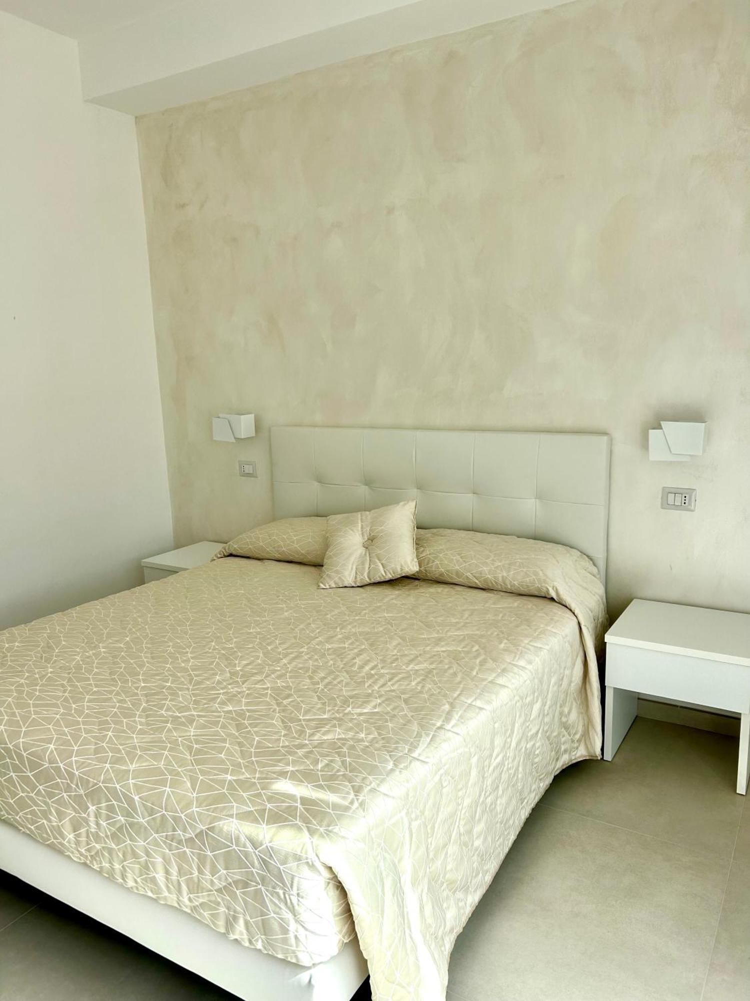 Gemini Luxury Rooms Peschici Bagian luar foto