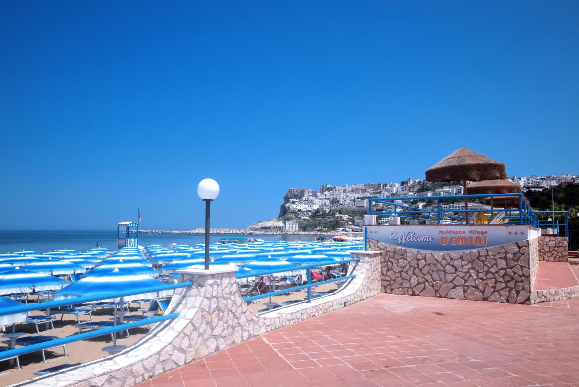 Gemini Luxury Rooms Peschici Bagian luar foto